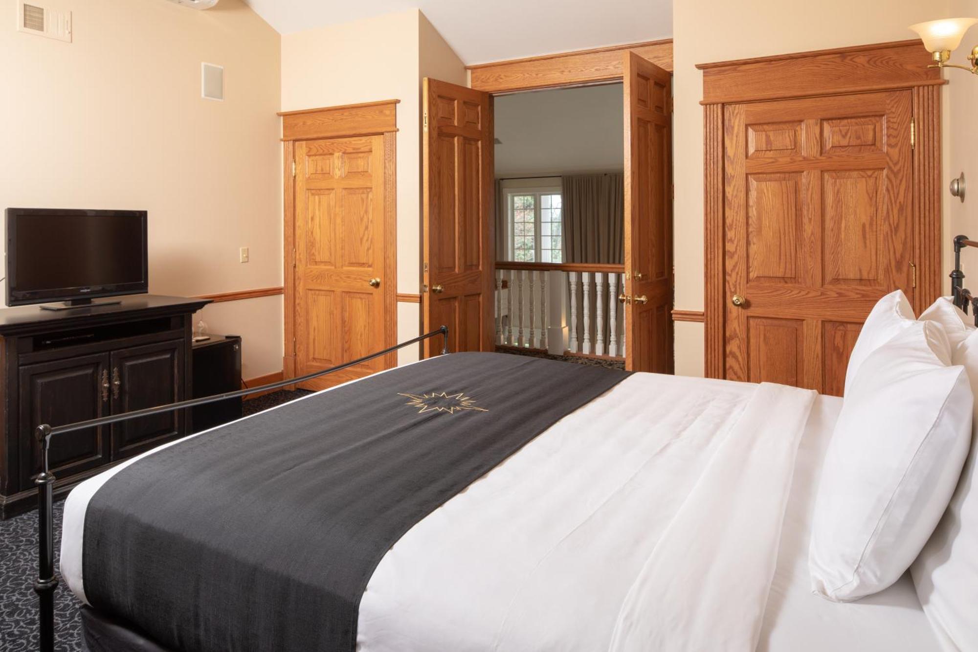 Inn At Black Star Farms Suttons Bay Zimmer foto